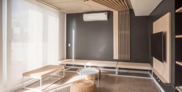 Área de co-working con terraza